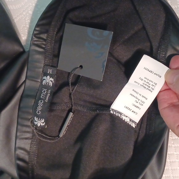 NEW! C'est Moi 'pleather' like pants 4990 - Picture 4 of 6